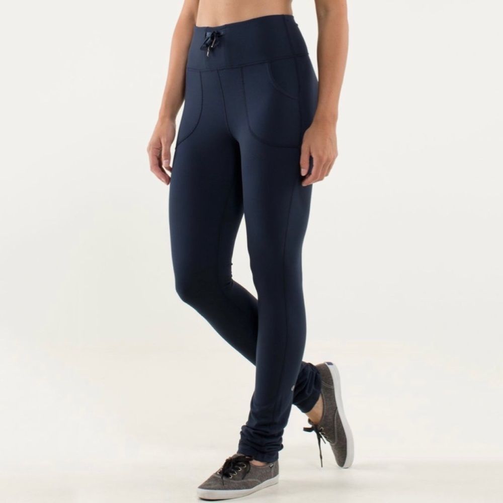 Lululemon Skinny Will Pant in Inkwell Size 4 Like New condition